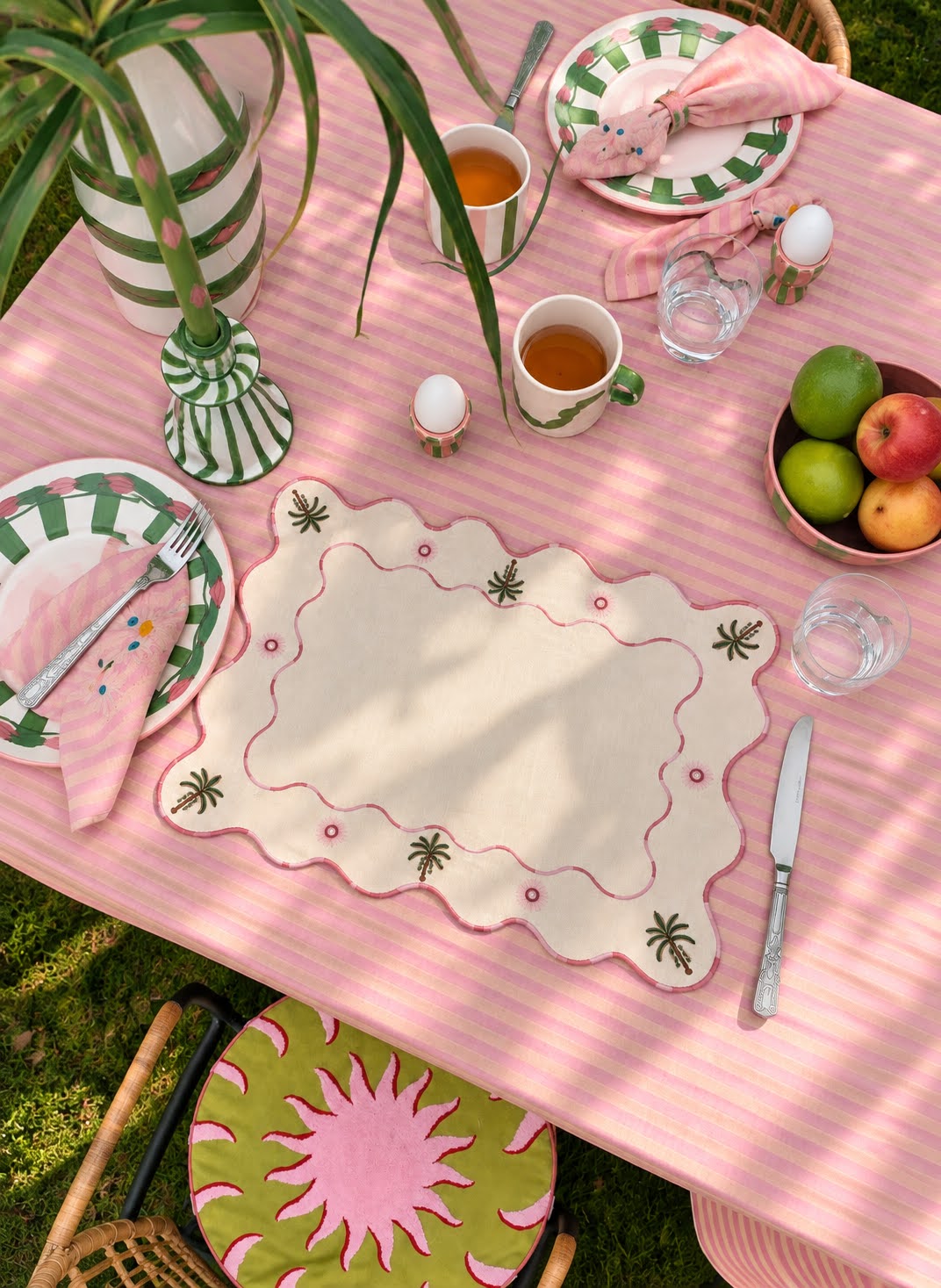 The Ziggy Palm Placemat - Powder Pink