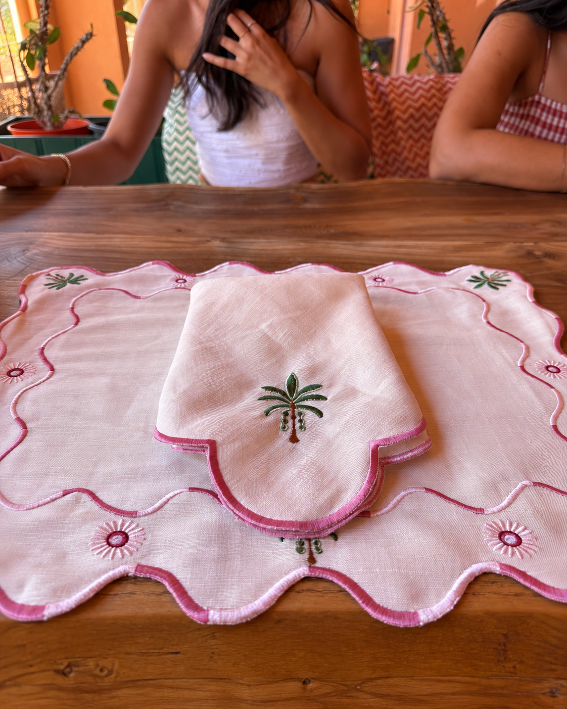 The Ziggy Palm Napkin - Powder Pink